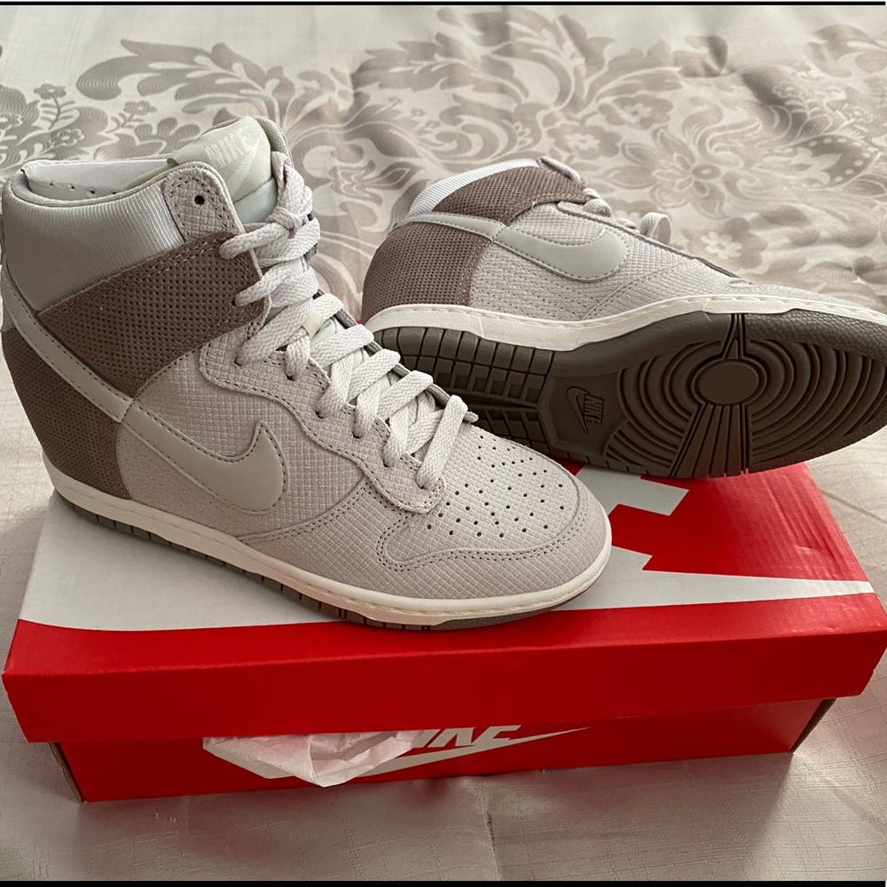 Women’s Nike dunk sky hi